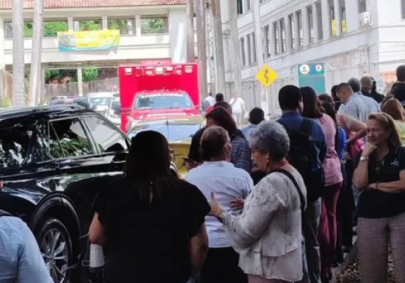 Bomberos corren por fuga de gas… y no hallan nada en el Minsa 