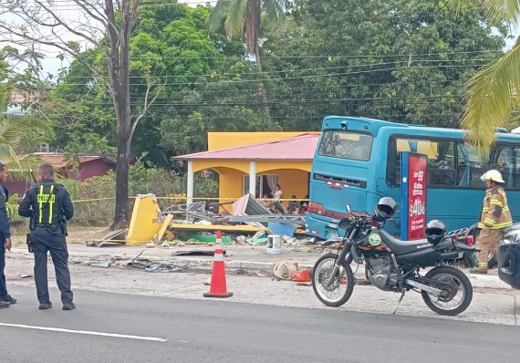 Panamá Oeste: cuatro miembros de una familia mueren en colisión