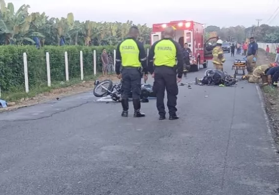 Colisión y muerte en Finca 60: Dos perdieron la vida de un solo trancazo