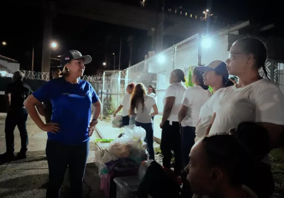 Trasladan a 400 internas al nuevo centro femenino La Esmeralda