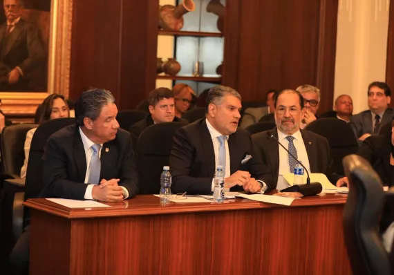 Caja de Ahorros mete $3 mil millones para destrabar obras