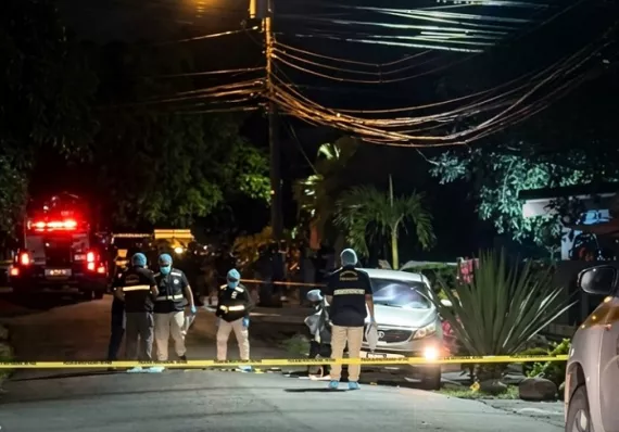 Acribillan a hombre dentro de camioneta en La Florida, David