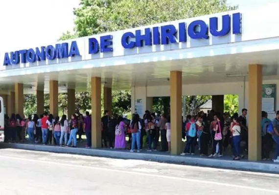 Arde la Unachi: rechazan al rector y piden salida de todos los vicerrectores 