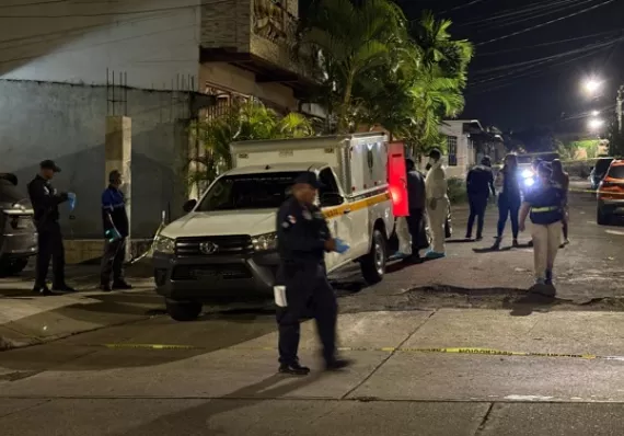 La muerte entró disparando en Los Nogales y se lleva a 1