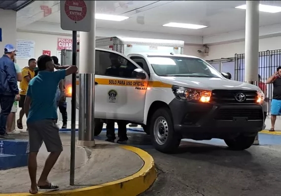 Le enseñaba a manejar moto a un menor y ambos murieron baleados
