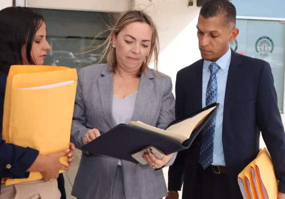 ¡Cae otra denuncia por diplomas brujos en Meduca!