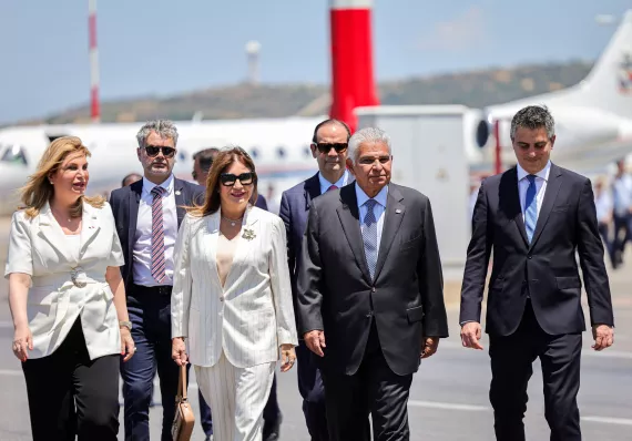 Mulino abre feria marítima en Grecia y busca atraer inversiones para Panamá