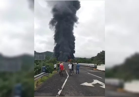 Camión se incendia y cisterna explota en Viguí 