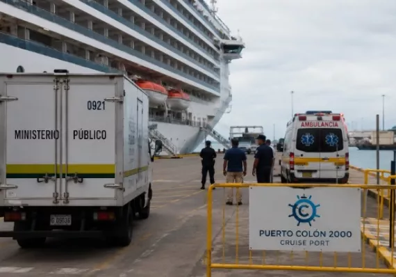 No salió a preparar el desayuno y lo hallaron sin vida en un barco