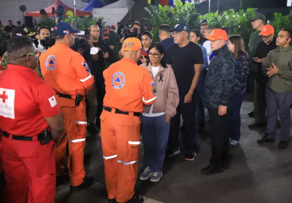 ¡Son héroes! Condecoran a grupos de rescatistas panameños 
