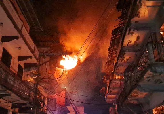 Walkiria pide investigar si incendios buscan sacar familias del Casco