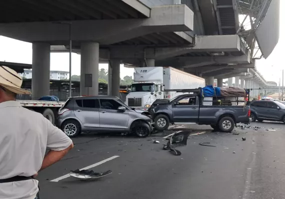 Accidente bajo la zona paga en El Parador termina con una persona fallecida