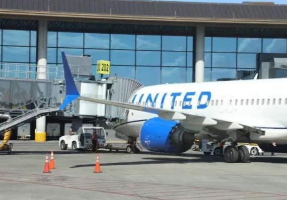 ¡Susto en el aire! Avión de United aterriza de emergencia en Tocumen