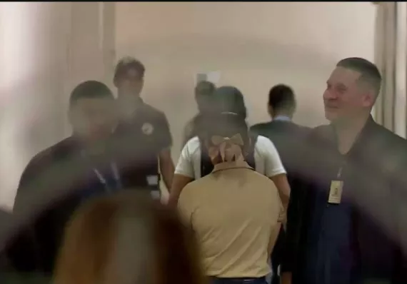 ¡$4 mil por diploma falso! Si no tenías plata, te mandaban a financiera