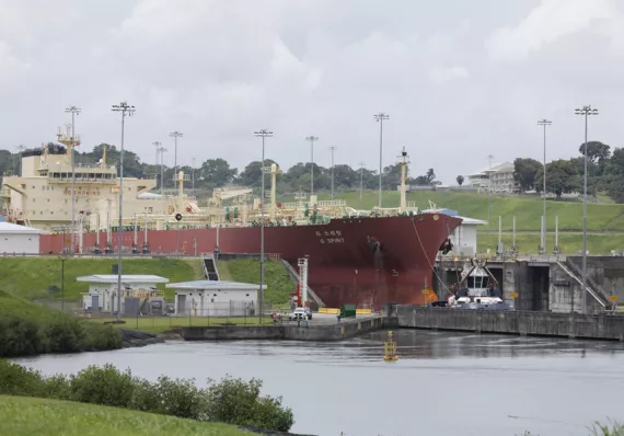 Canal implementa nueva restricción que reduce tránsitos a 32 diarios
