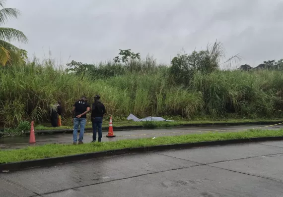 Hallan cuerpo baleado en un herbazal de Cativá tras escucharse disparos