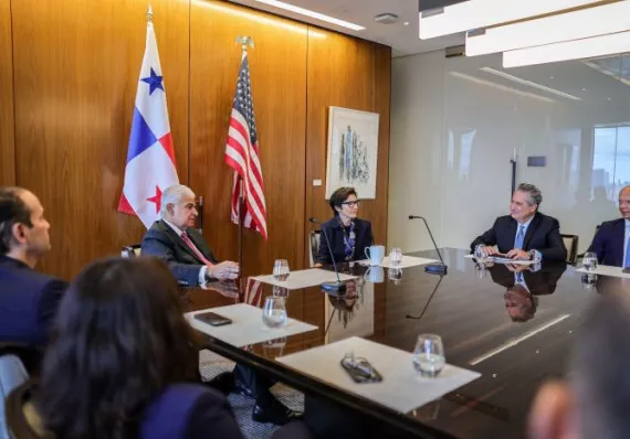 Citi ofrece respaldo a Panamá tras reunión con Mulino
