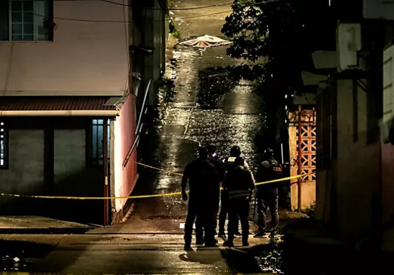 Intentó escapar, pero las balas lo alcanzaron en la espalda y murió