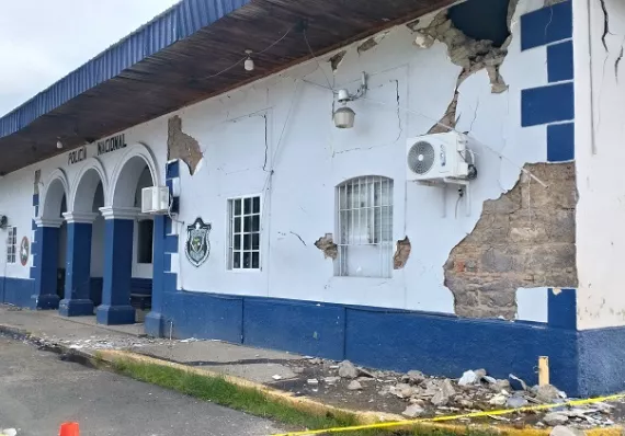 Daños en 188 escuelas y decenas de viviendas se reportan tras el sismo