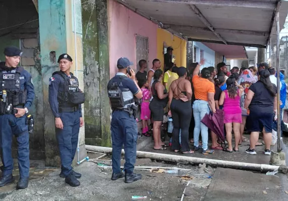 Pandilleros se resisten a dejar edificios dañados tras terremoto en Colón