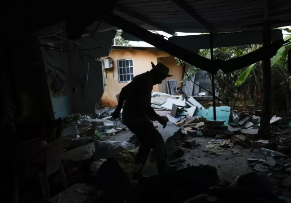 ¡Bolo les cae! Auditarán los $10 mil y $20 mil para damnificados