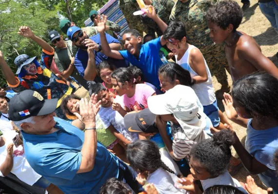 Mulino promete reconstruir las casas destruidas por el terremoto en Soná