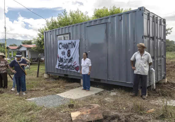 Damnificados por el terremoto necesitan más ayuda 