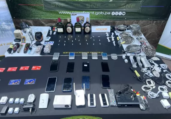Incautan celulares, pesas digitales y presunta cocaína cerca de La Joyita