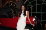 Madre de la fallecida Anita Correa entrega su libro a Gaby Espino