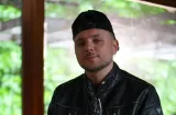 Hernán justifica uso de canciones, Flex le responde