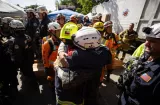 ¡Milagro bajo los escombros! Venezolano sobrevive ocho días