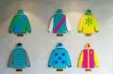 En el hipódromo cada uno defiende sus colores como pueda