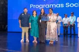 Premian a Stefany Peñalba en medio de investigaciones por buses 