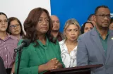 Lucy renuncia en medio de la polémica por la compra de laptops