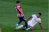‘Un pésimo arbitraje define el derbi’