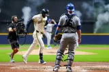 Dodgers, urgidos de ganar hoy ante Milwaukee