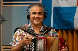 Jhonathan Chávez acepta el reto Chantin pa’ la gente y dona una casa completa
