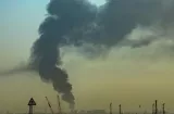 Emiratos Árabes Unidos reporta ataques pese a tregua entre Irán y EE.UU.