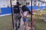Hijo drogado le cercena un dedo a machetazos a su padre