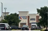 Violento tiroteo en supermercado coreano en Texas deja tres muertos