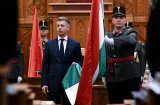 El nuevo líder húngaro  Péter Magyar promete limpiar el sistema de Orbán