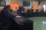 Alcalde y representantes se dijeron de todo por millonario proyecto en Santiago
