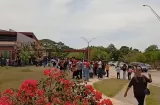 Fuerte olor a gas obliga a evacuar colegio Papa Francisco