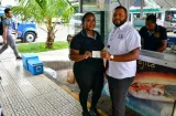 Entregan carnet de manipuladores de alimentos a expendedores en ZLC