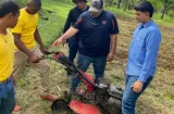 Estudiantes de Portobelo aprenden a sembrar plátano en campo abierto