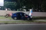 Roban auto de plataforma digital, protagonizan persecución y terminan chocados