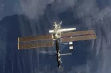 Astronautas de la EEI dejan el refugio y retoman la actividad tras fuga de aire