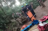 Auxilian a mujeres en el Sendero La Cruz