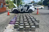 Policía lo vio nervioso y lo paró: llevaba sacos de droga en su camioneta