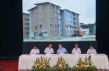 Entregan 600 apartamentos y 37 títulos en Colón